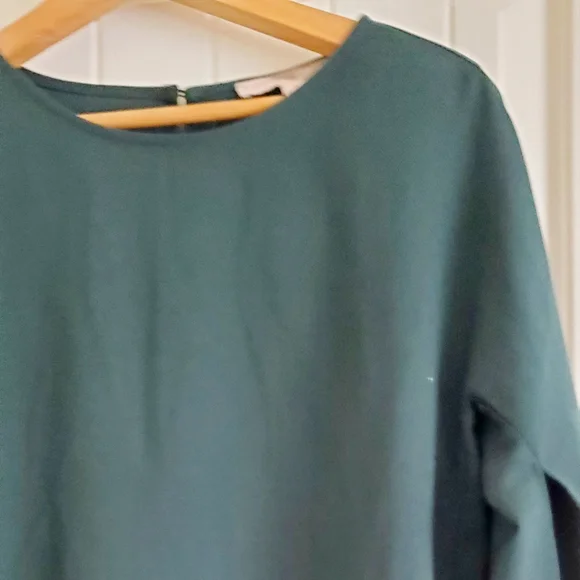 Forever 21 green slit-sleeve crepe shift dress - Picture 3 of 5